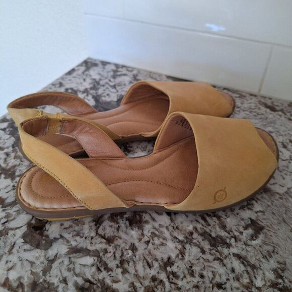 Born soft leather Sandals size 9M - Picture 2 of 8